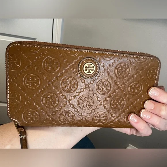Tory Burch T Monogram Leather Zip Continental Wallet - Picture 12 of 12